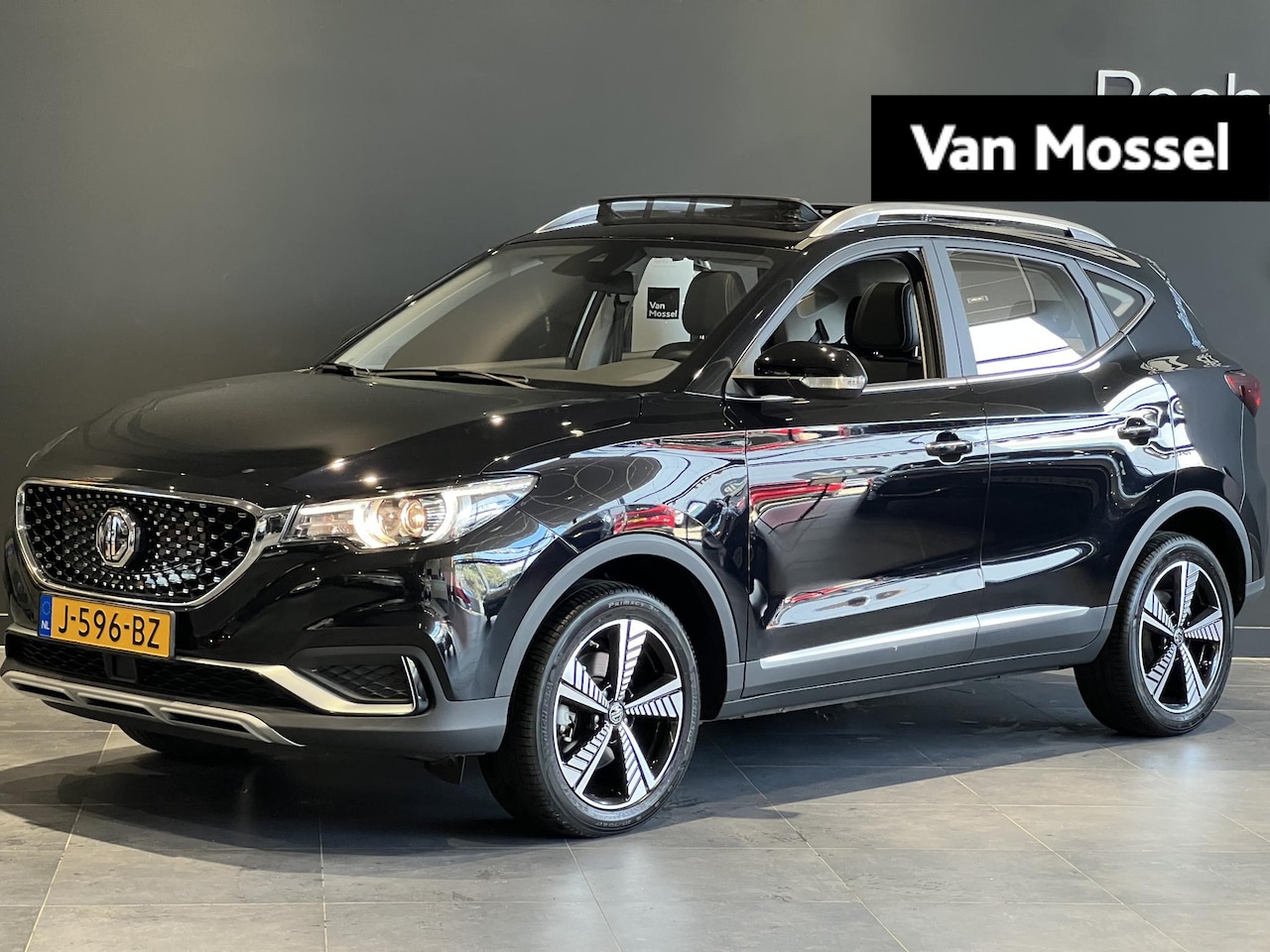 MG ZS - Luxury 45 kWh | Navi | Leder | Panoramadak | Camera | Apple CarPlay | - AutoWereld.nl
