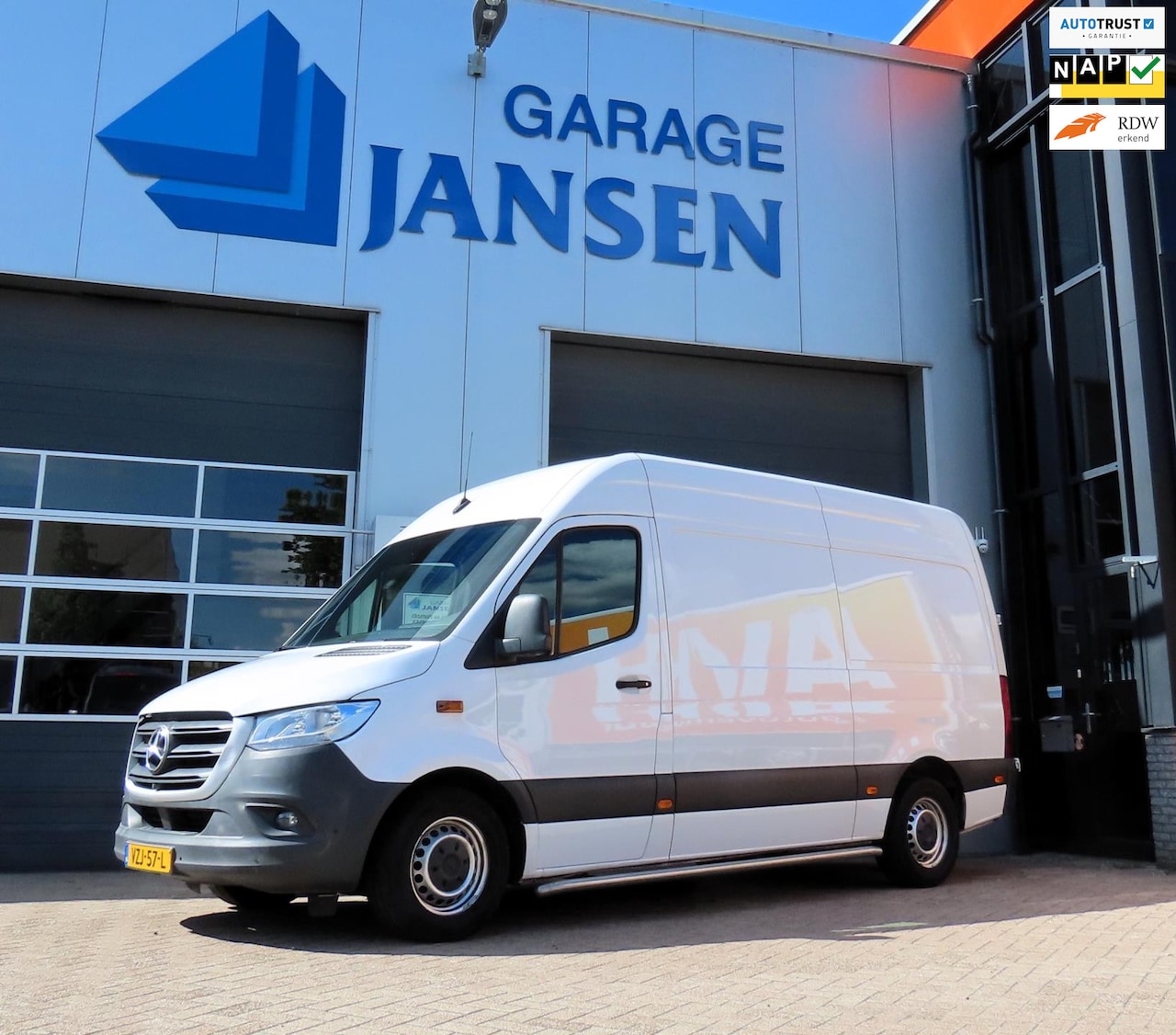 Mercedes-Benz Sprinter - 316 2.2 CDI L2H1 EURO VI-D M-Bux 360 Camera - AutoWereld.nl