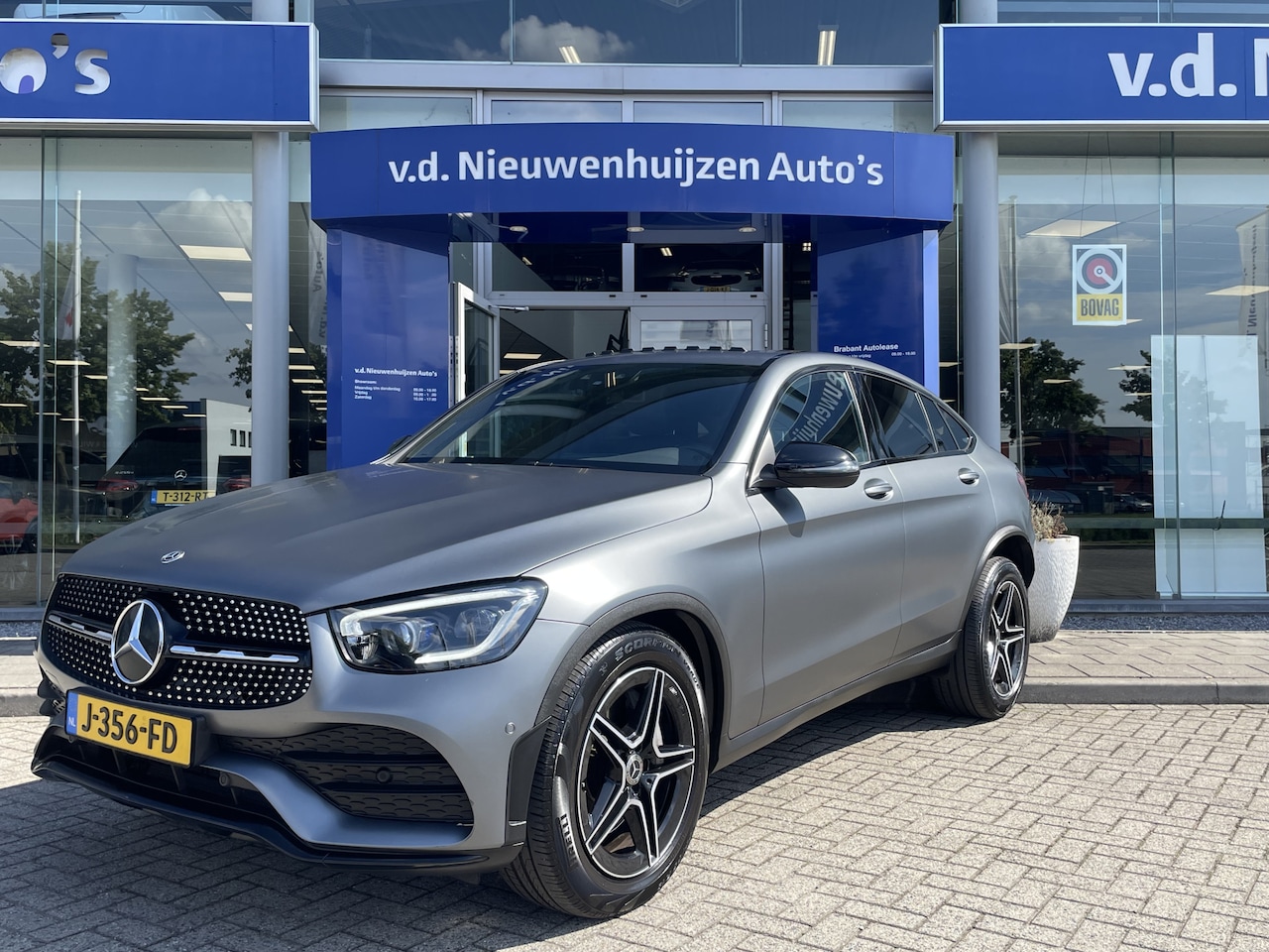 Mercedes-Benz GLC-klasse Coupé - 200 Business Solution AMG | Facelift | Stoelverwarming | Pano | Achteruitrijcamera | Elekt - AutoWereld.nl