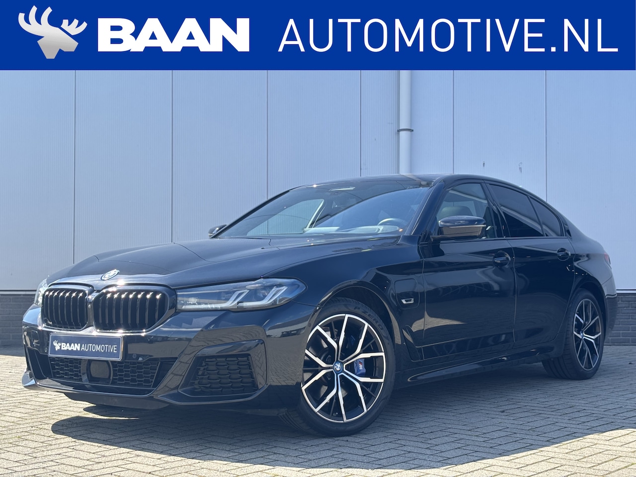 BMW 5-serie - 530e xDrive M-Sport Pro | M-stoelen | Harman/Kardon | Schuifdak | Adaptive | - AutoWereld.nl
