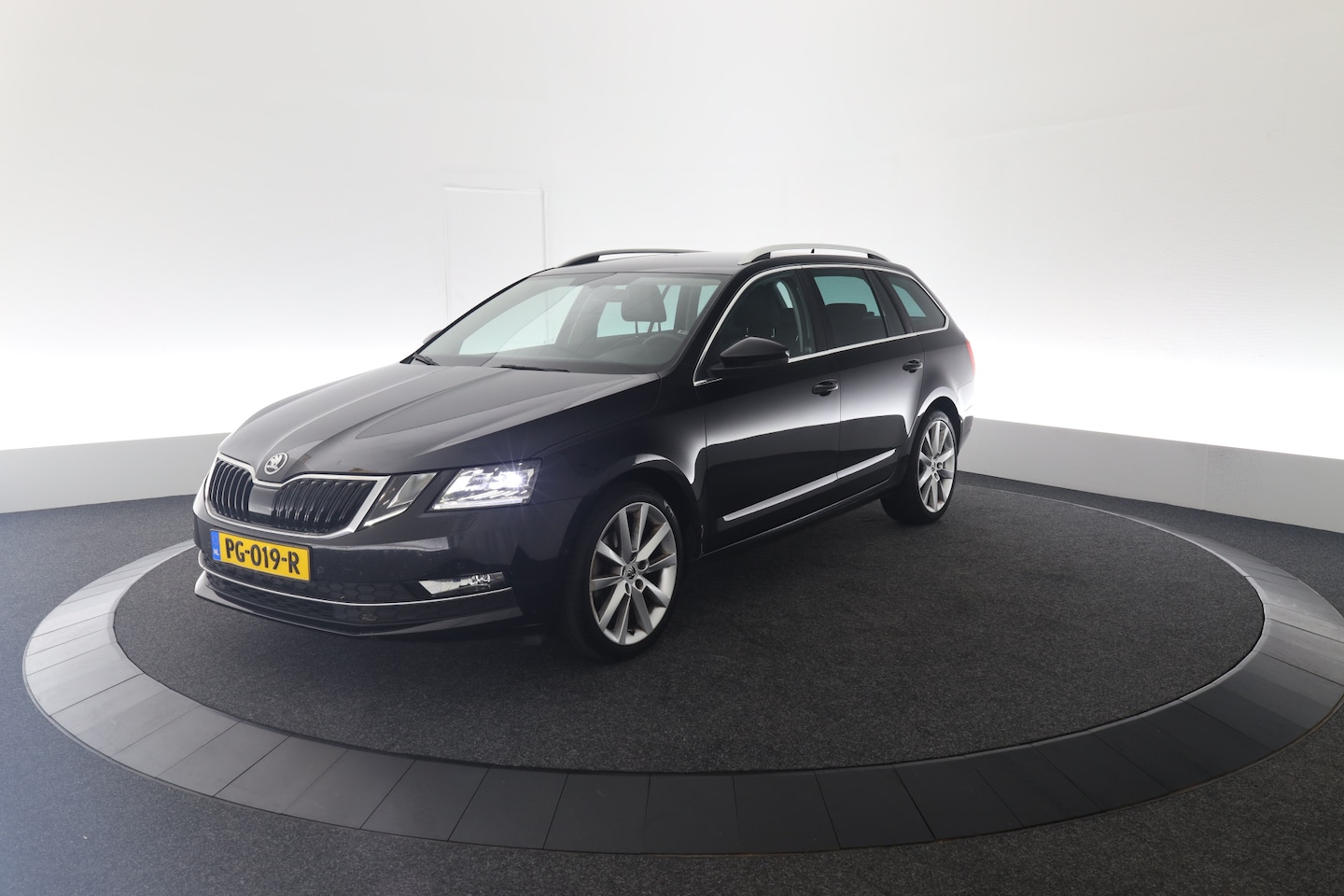 Skoda Octavia Combi - 1.0 TSI Greentech Style Business 1.0 TSI Greentech Style Business - AutoWereld.nl