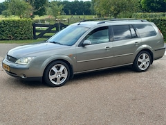 Ford Mondeo Wagon - 2.5 V6 Ghia Alle opties! Trekhaak.