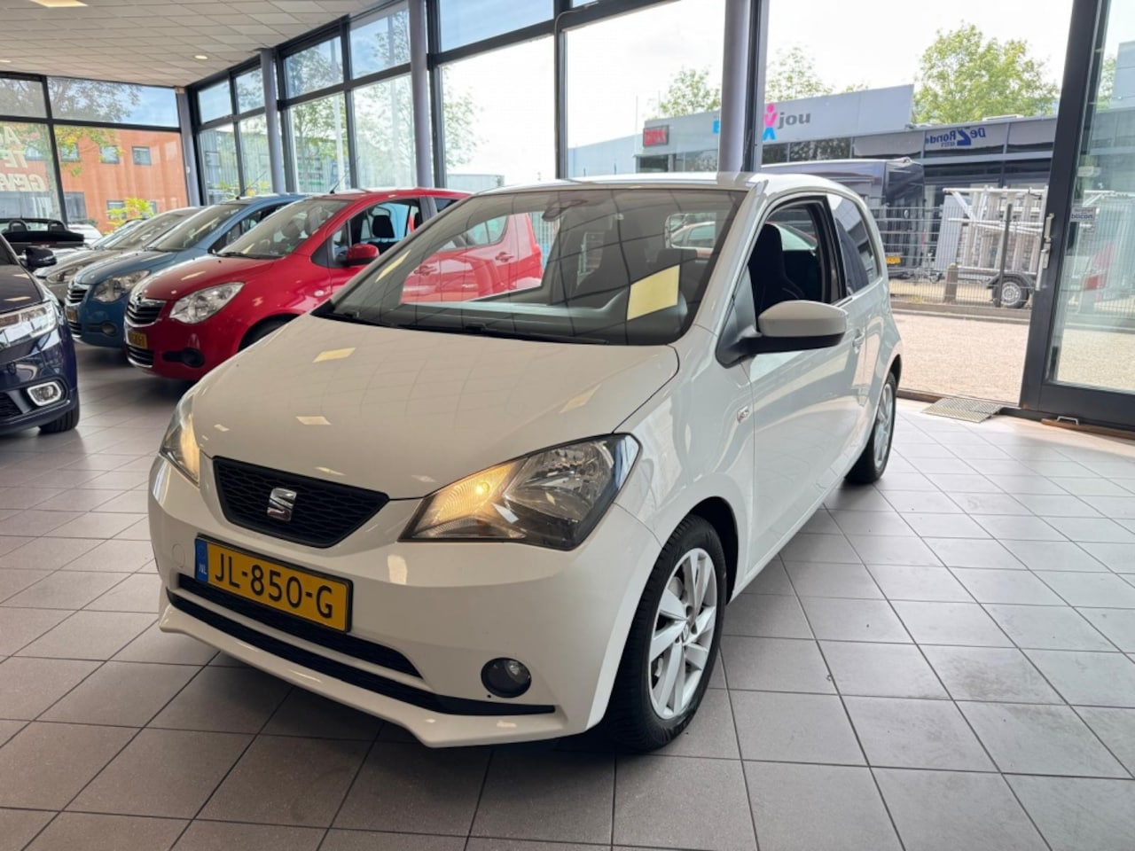 SEAT Mii - 1.0 Sport Connect NW. APK SEAT SOUND AIRCO BJ 2016 !!! - AutoWereld.nl