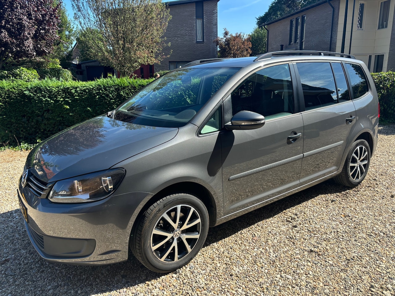 Volkswagen Touran - 1.2 TSI Trendline Bluemotion 7p. 1.2 TSI Trendline Bluemotion 7p. - AutoWereld.nl
