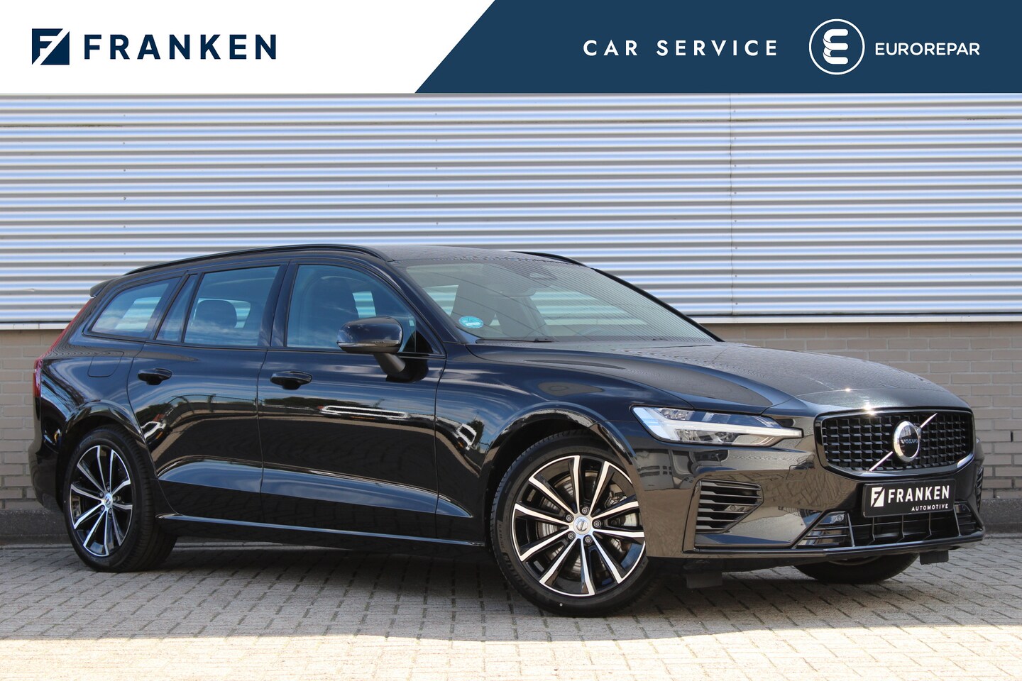 Volvo V60 - 2.0 T6 Plug-in hybrid AWD Plus Dark | Camera | Winterpack | Led | Navigatie - AutoWereld.nl