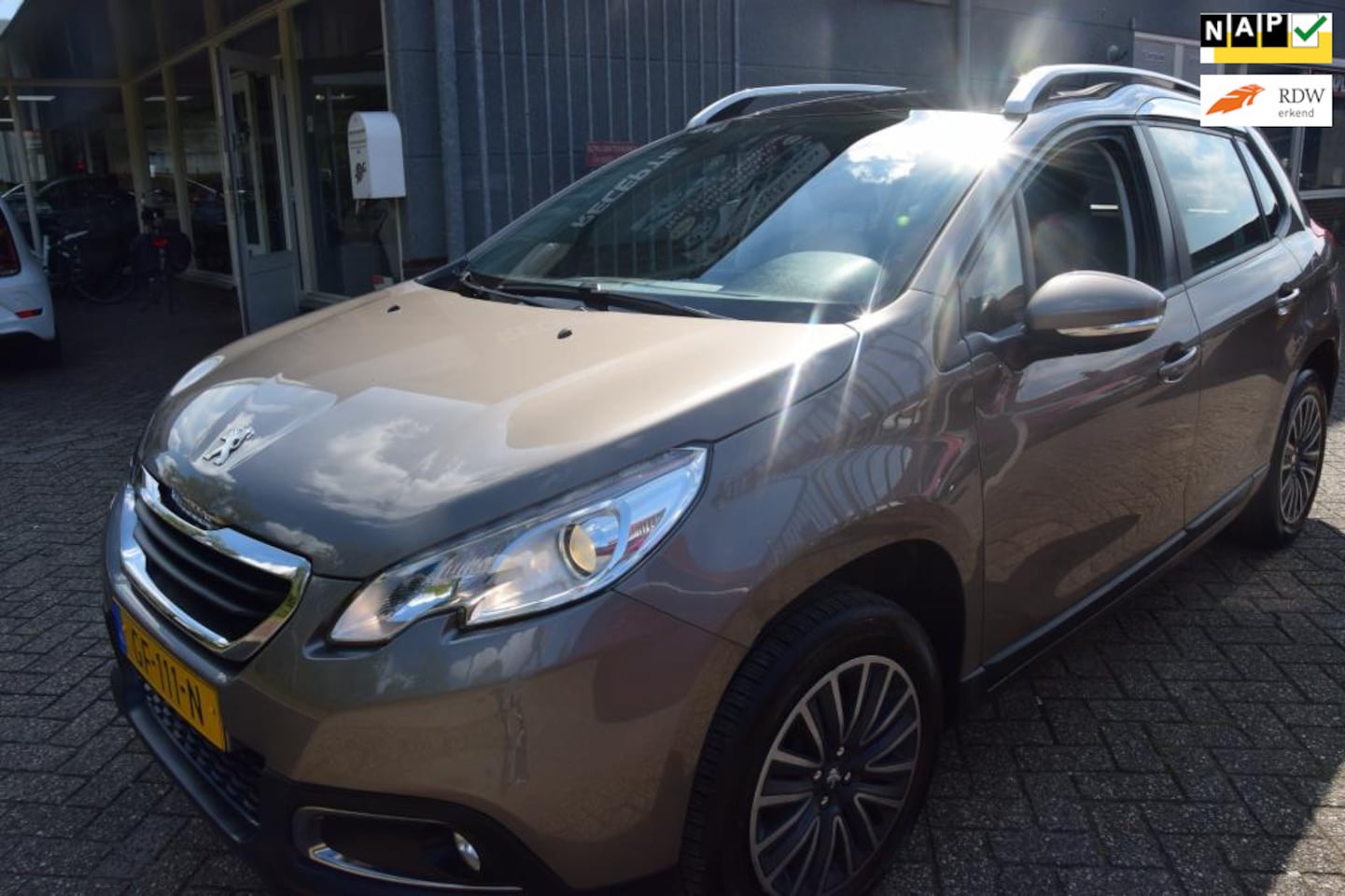 Peugeot 2008 - 1.2 PureTech Active 1.2 PureTech Active - AutoWereld.nl