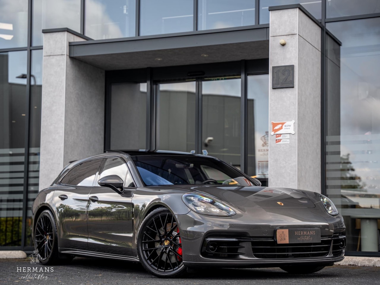 Porsche Panamera Sport Turismo - 2.9 4S / Sport-Chrono / BOSE / Pano / Auxiliary - AutoWereld.nl