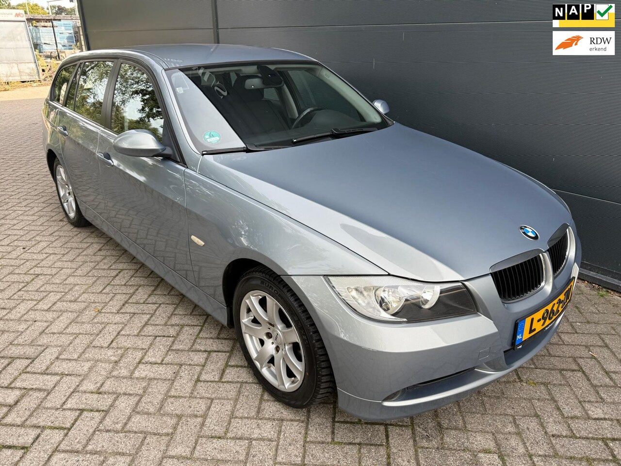BMW 3-serie Touring - 318i/Automaat/cruise/Bluetooth/trekhaak - AutoWereld.nl