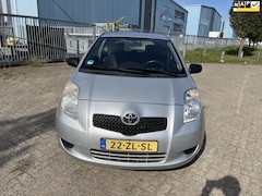 Toyota Yaris - 1.0 VVTi Spirit