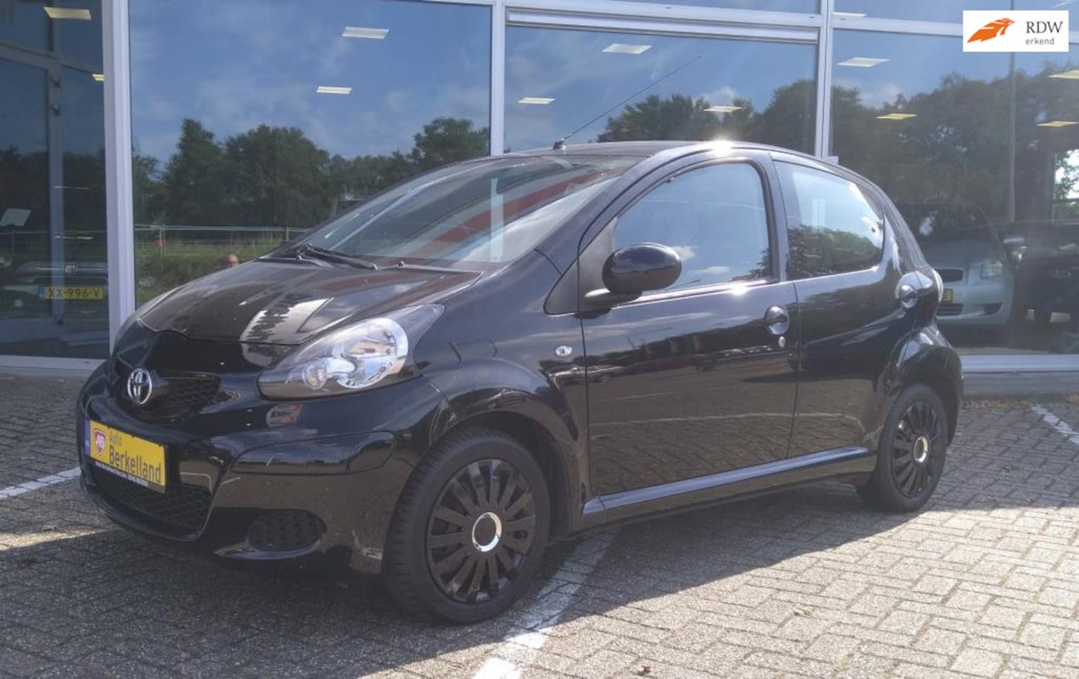 Toyota Aygo - 1.0 VVT-i 5-Drs Airco / Eelektrisch pakket - AutoWereld.nl