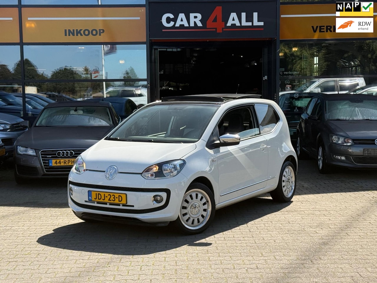Volkswagen Up! - 1.0 move up! BlueMotion PANO/NAVI/AIRCO/AIRCO/STLVRM/APK 29-08-2026 - AutoWereld.nl
