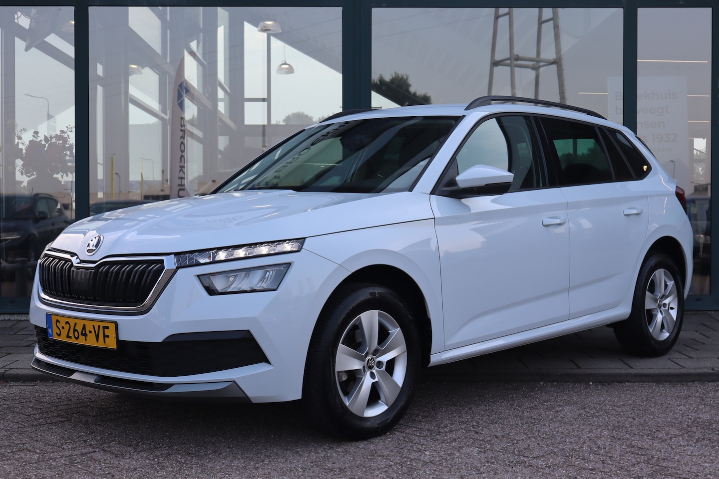 Skoda Kamiq - 1.0 TSI Ambition | Airco | Cruise control | Dakrails - AutoWereld.nl