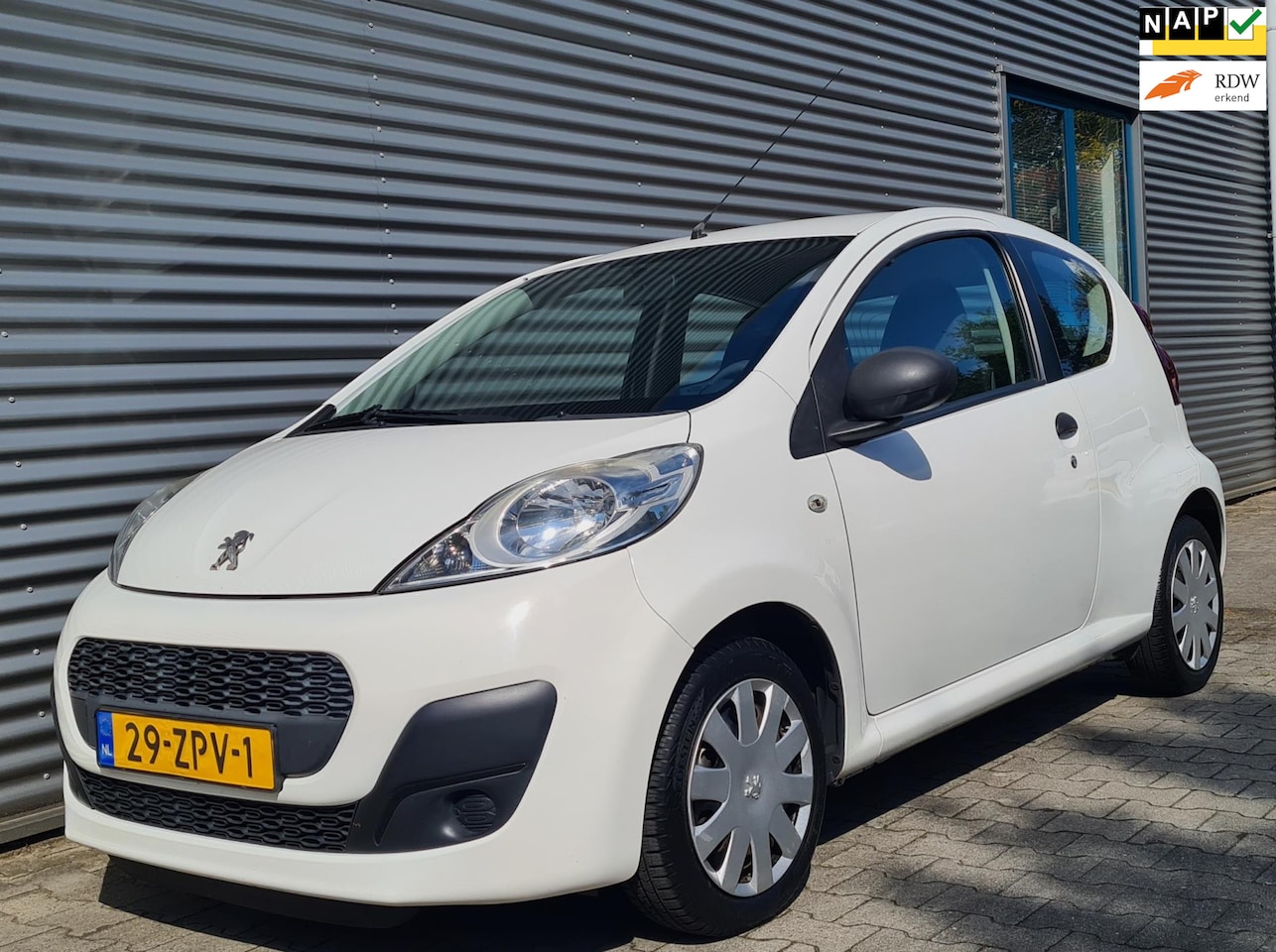 Peugeot 107 - 1.0 Access Accent 01-2013 Blanc Banquise *AIRCO* APK NIEUW!! - AutoWereld.nl