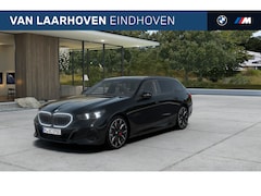 BMW 5-serie Touring - 550e xDrive M Sport Automaat / Panoramadak / Bowers & Wilkins / Parking Assistant Professi