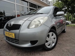Toyota Yaris - 1.0 VVTi Sol