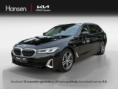 BMW 5-serie Touring - 520e High Executive I Leder I HarmanKardon I Camera I Keyless