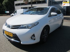 Toyota Auris - 1.8 Hybrid Lease CAMERA NAVI CRUISE 1E EIGENAAR DEALER ONDERHOUDEN