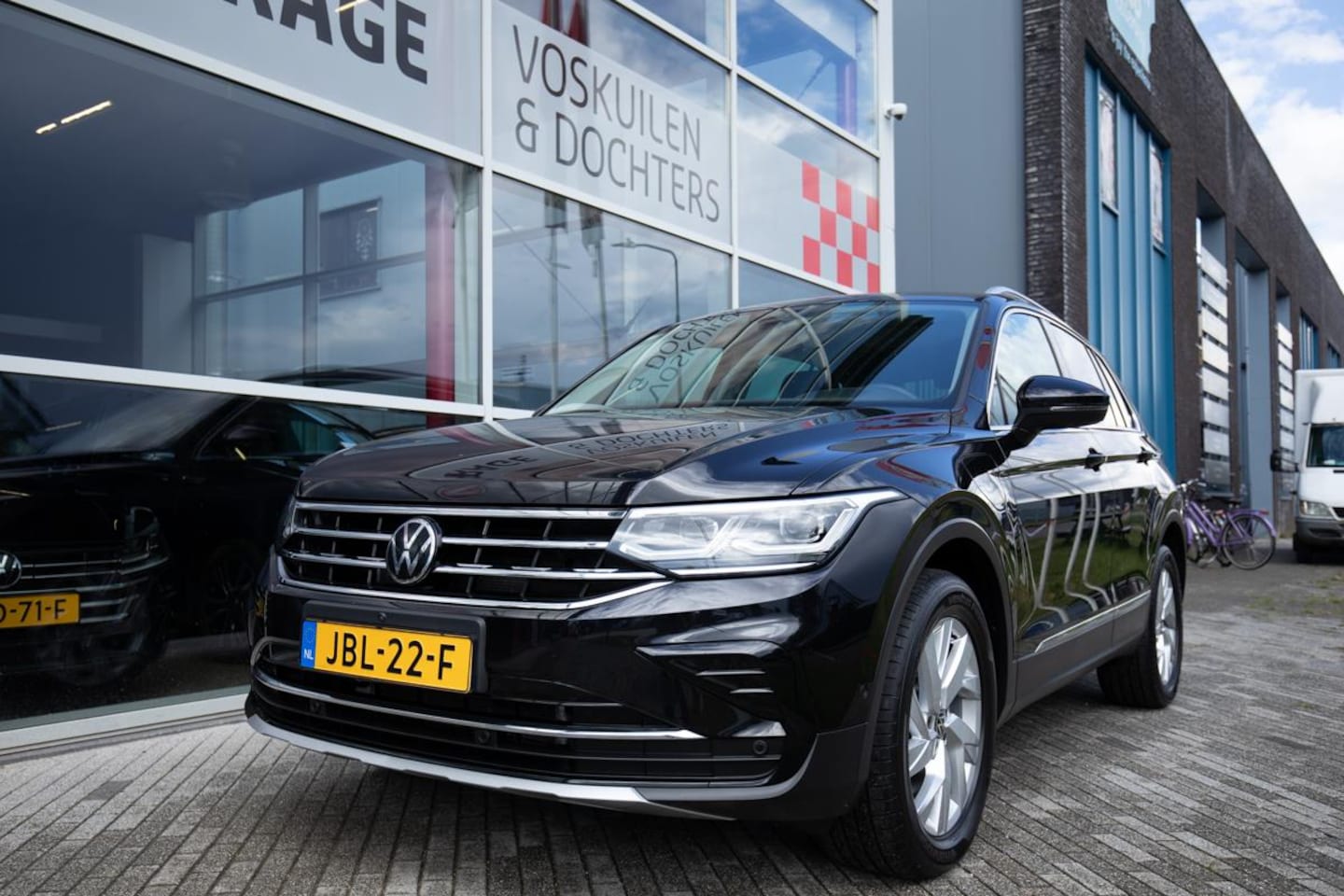 Volkswagen Tiguan - 1.4 TSI eHybrid Elegance | Trekhaak | Panoramadak - AutoWereld.nl