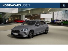 BMW 1-serie - 120 High Executive M Sport Automaat / Panoramadak / Sportstoelen / Parking Assistant Plus