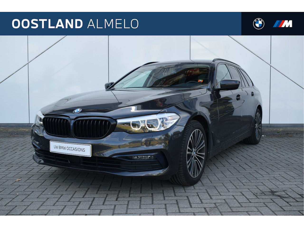 BMW 5-serie Touring - 520i High Executive Sport Line Automaat / Sportstoelen / LED / Active Cruise Control  / St - AutoWereld.nl
