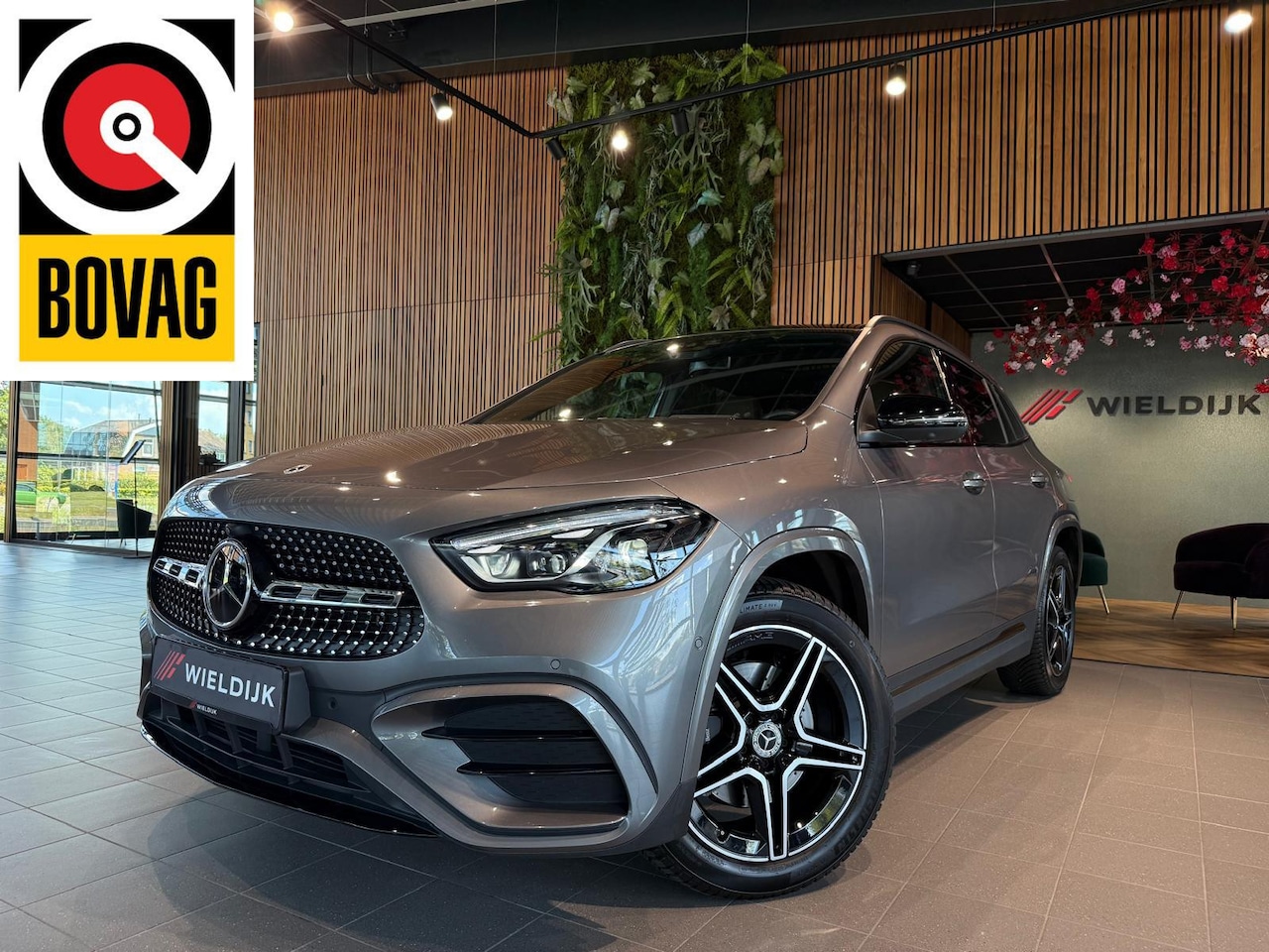 Mercedes-Benz GLA-Klasse - 250 e AMG Line Premium plus pakket Panoram schuif 360 camera - AutoWereld.nl