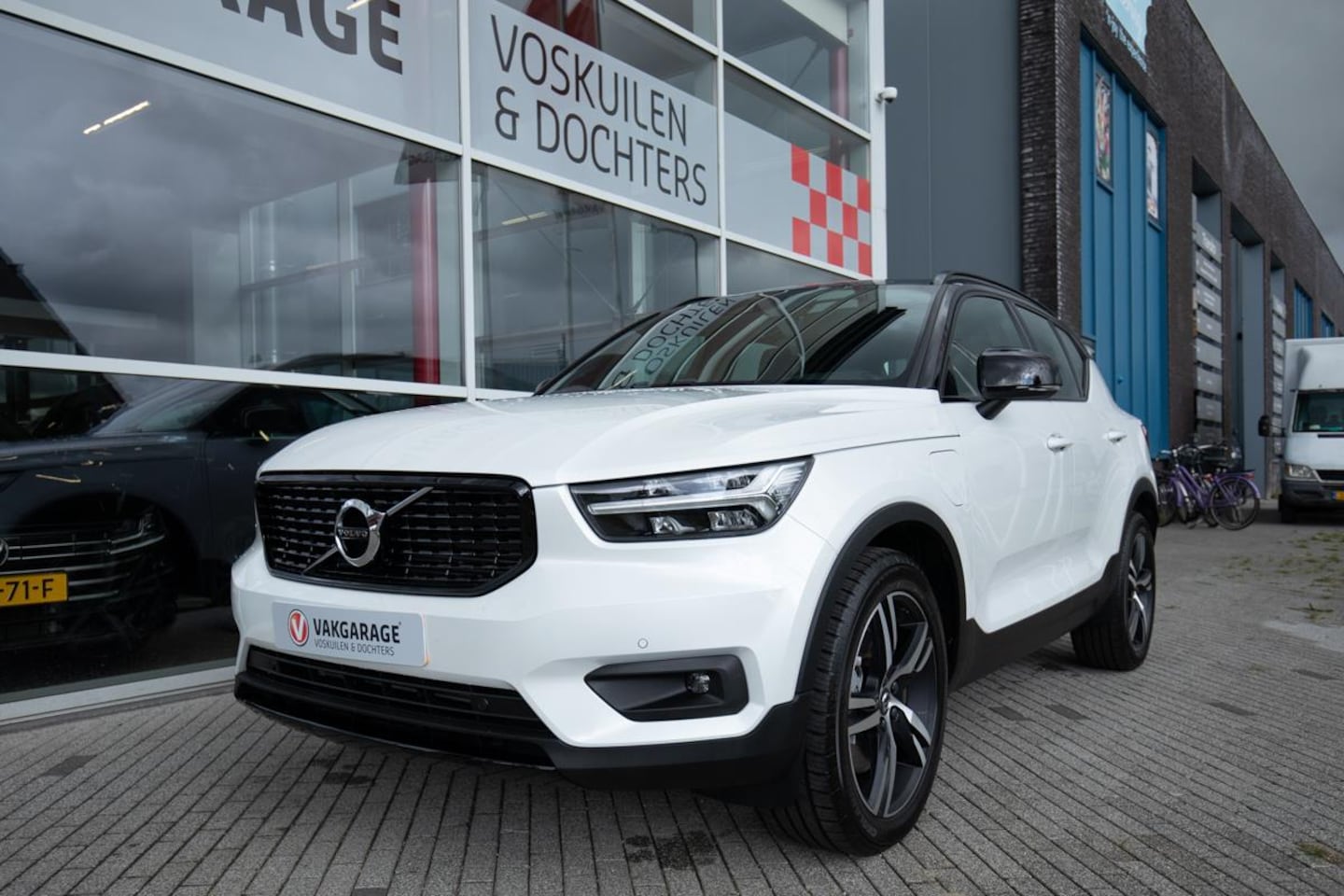 Volvo XC40 - 1.5 T5 Recharge R-Design | Leder | Navi | Carplay - AutoWereld.nl