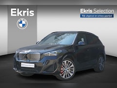 BMW iX1 - xDrive30 M Sportpakket Pro | Premium Pack | Travel Pack | M Sportremsysteem Rot | Glazen p