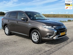 Mitsubishi Outlander - 2.4 PHEV Pure/Cam/Ecc/Plug in/NL/1eig