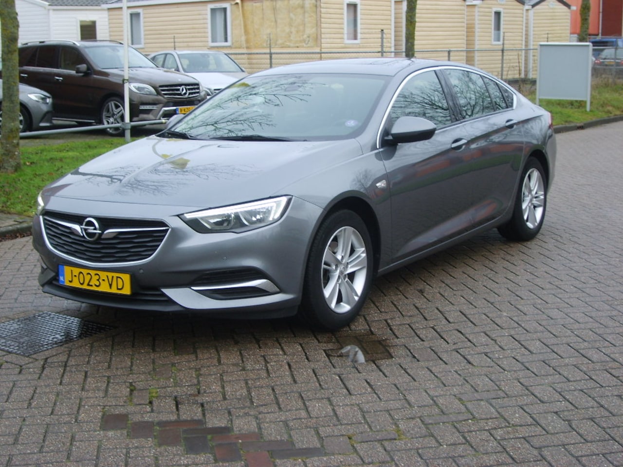 Opel Insignia Grand Sport - 1.5 Turbo Business Executive Schuifdak - AutoWereld.nl