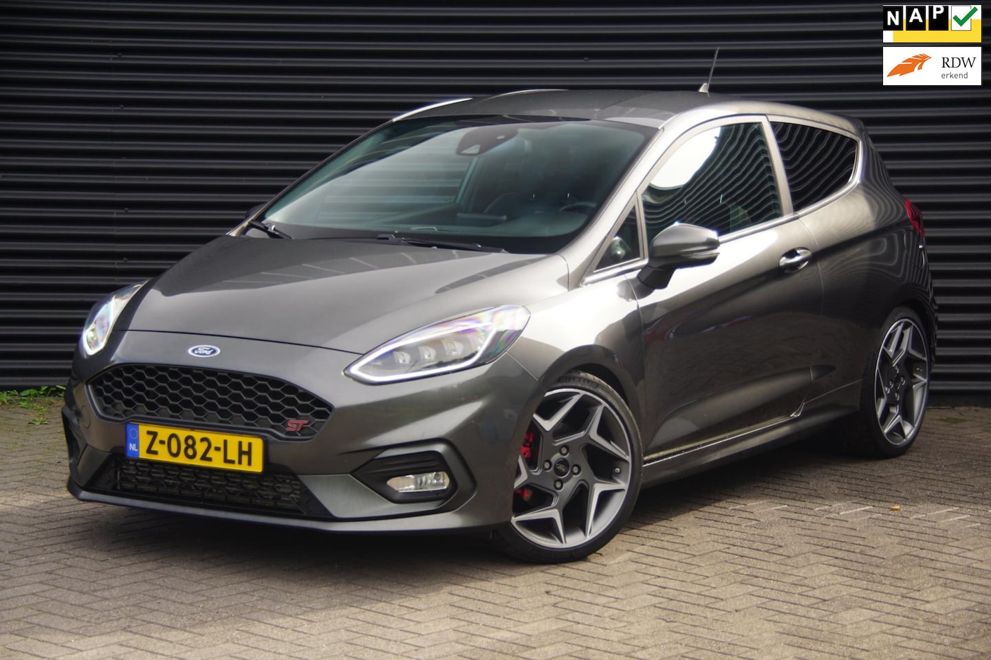 Ford Fiesta - 1.5 ST-3 | B&O | Stage 2 + Downpipe & Powerflex | Zeer goed onderhouden | - AutoWereld.nl