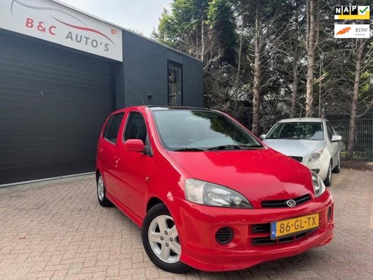 Daihatsu Young RV - 1.3-16V XTi / AUTOMAAT PANORAMADAK / STUURBEKRACHTIGING / APK 03-09-2026 - AutoWereld.nl