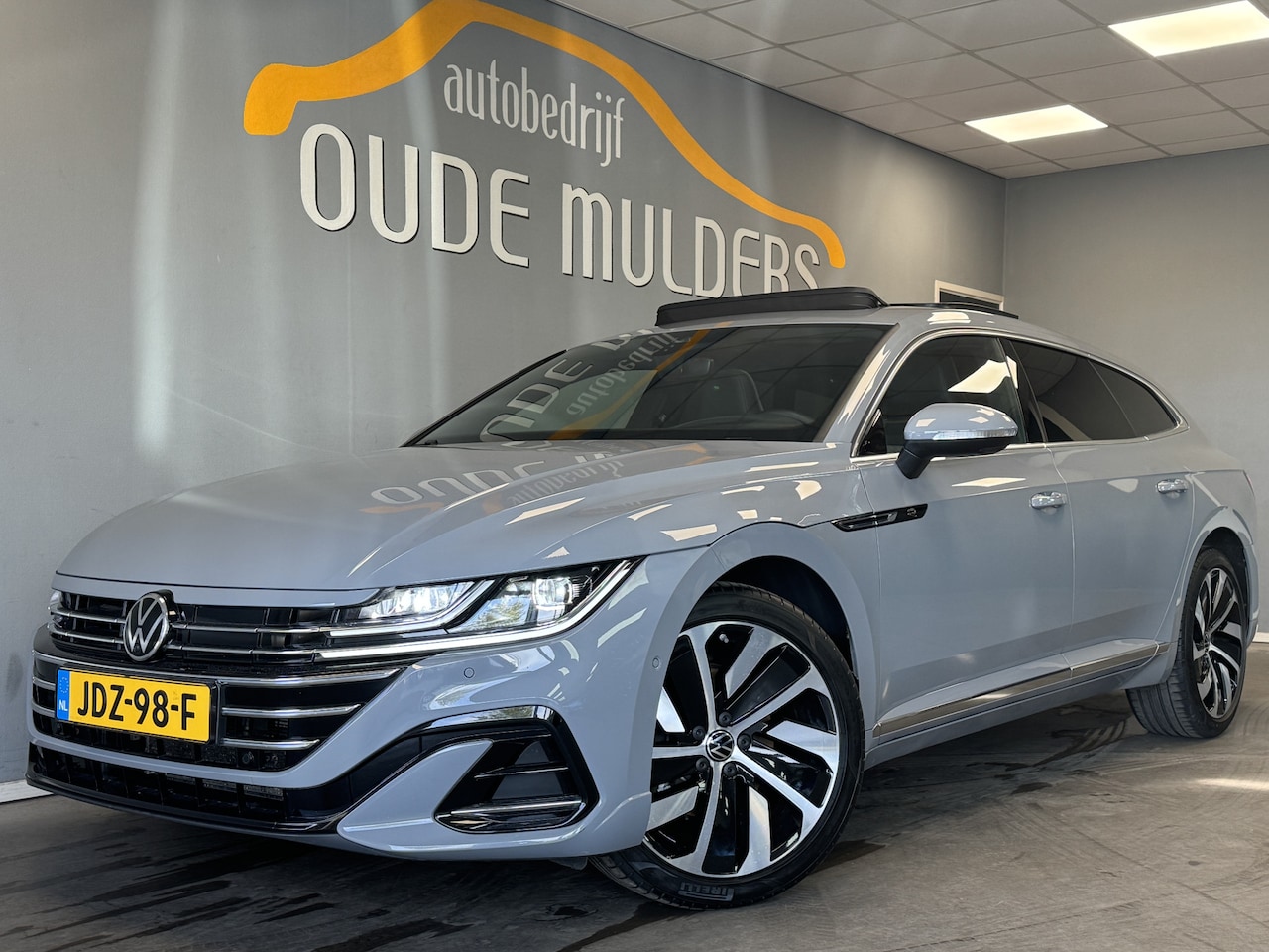 Volkswagen Arteon Shooting Brake - 1.4 R-Line/Leder/Panoramadak/360 Camera - AutoWereld.nl