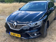Renault Mégane Estate - 1.3 TCe Bose met afneembare trekhaak en opendak