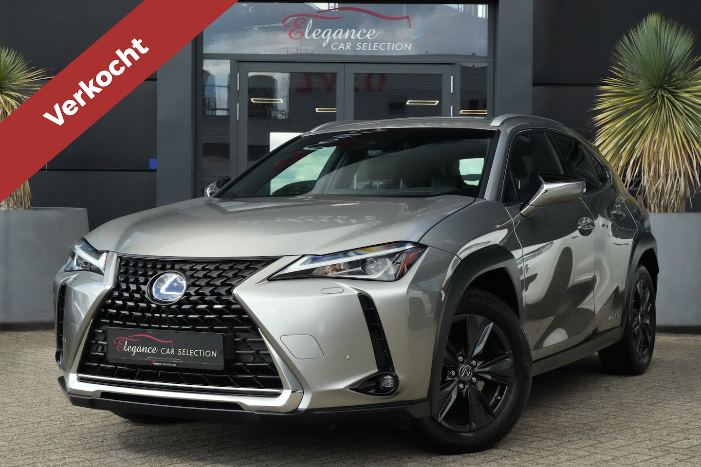 Lexus UX - 250h Business Line 184pk AppleCarplay/Camera/Climate - AutoWereld.nl
