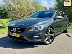 Volvo V60 - 2.4 D6 AWD Plug-In Hybrid R-Design NAVI LEDER-INT 215PK AIRCO GOED ONDERHOUDEN