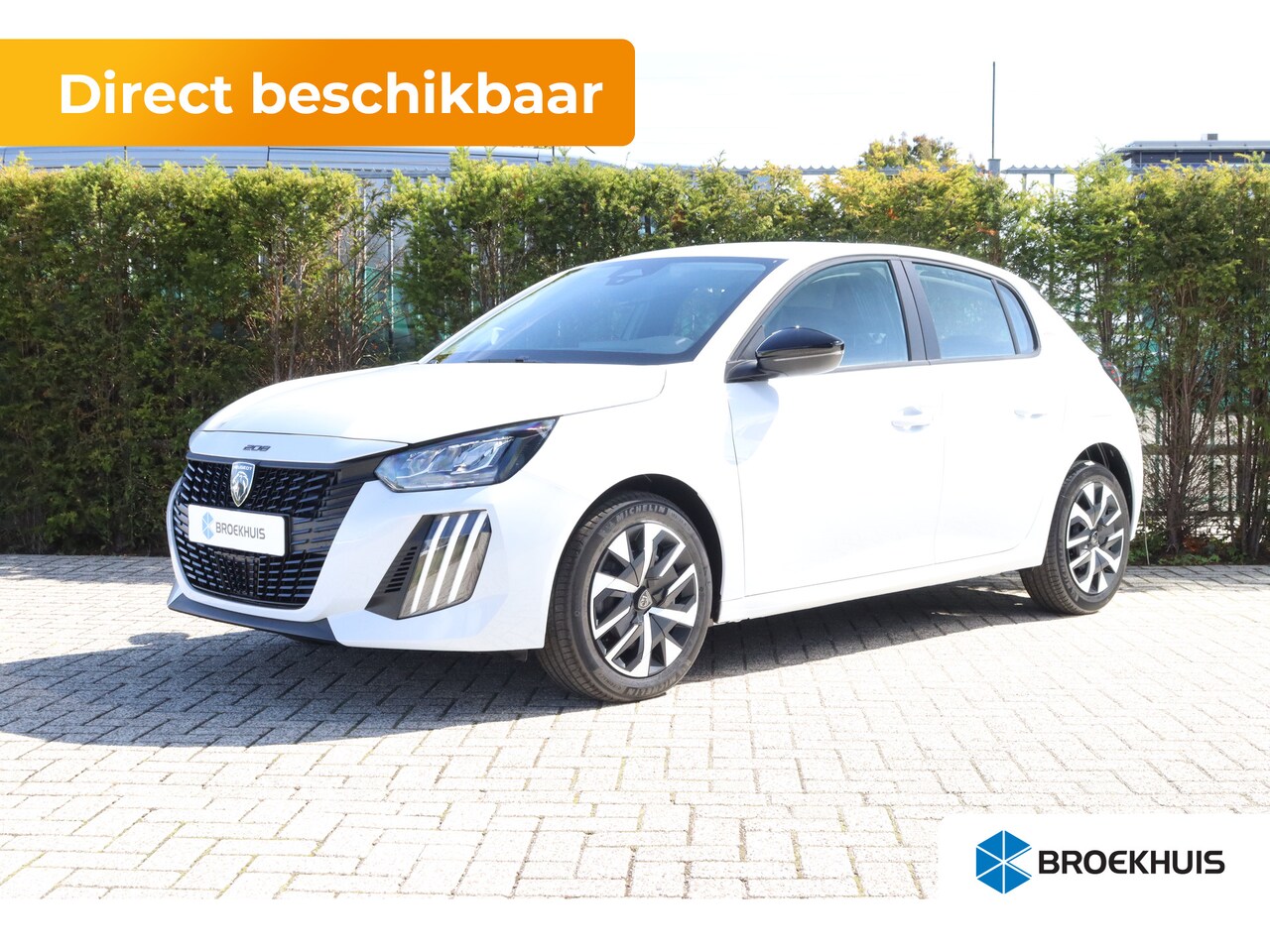 Peugeot 208 - Allure | 16" Lichtmetalen velgen 'ELBORN' | Climate Control | Dashboard en deurpanelen in - AutoWereld.nl