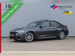 BMW 3-serie - 320i M Sport/Camera/Schuifdak/Head-up/Trekhaak