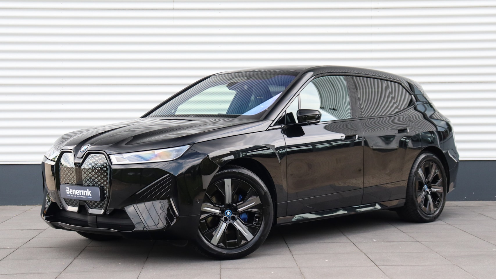 BMW iX - xDrive50 High Executive Sportpakket | Massage | Sky Lounge | Harman/Kardon | Laserlight | - AutoWereld.nl
