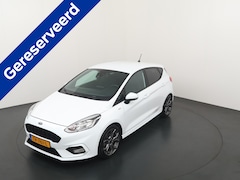 Ford Fiesta - 100PK EcoBoost ST-Line | Trekhaak | Cruise | Voorruitverwarming | Parkeersens. Achter
