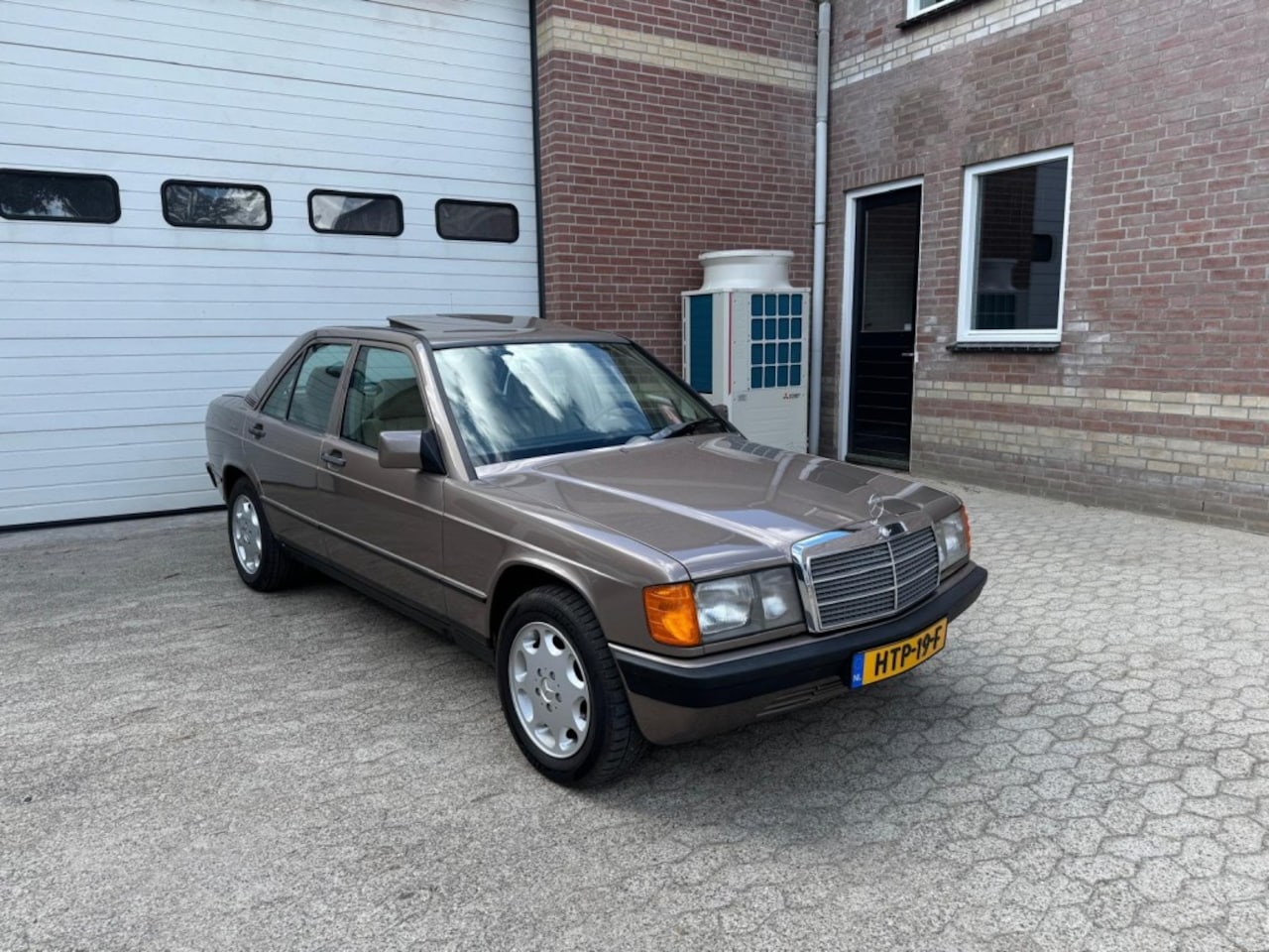 Mercedes-Benz 190-serie - 190D 2.0 DIESEL 1987 Schuifdak goede staat - AutoWereld.nl