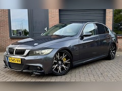 BMW 3-serie - 330D Airco Automaat 19inch Xenon M-pakket