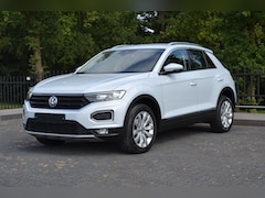 Volkswagen T-Roc - 1.5 TSi Sport Trekhaak | Digitale Cockpit | Stoel/Stuur verw. | Camera