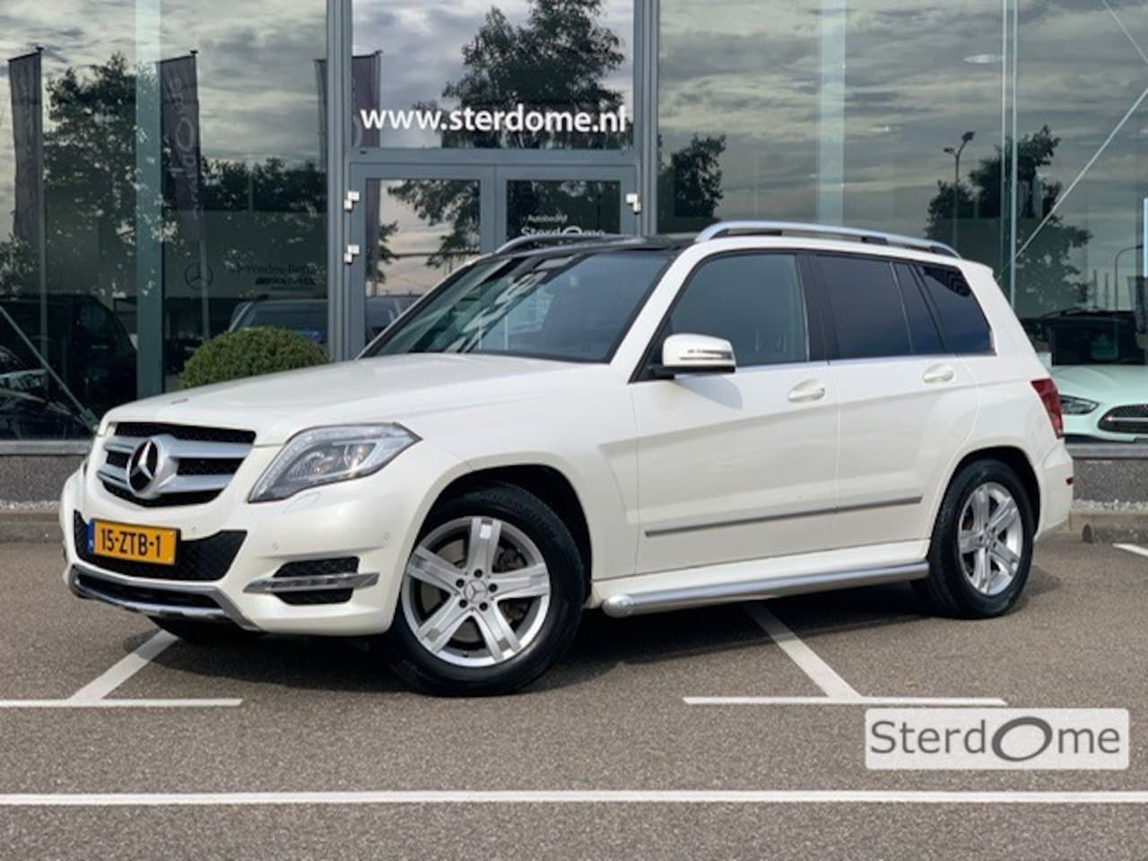 Mercedes-Benz GLK-klasse - 200 CDI Ambition l Sportpakket l Panoramadak l LED l Wegklapbare trekhaak l Stoelverwarmin - AutoWereld.nl