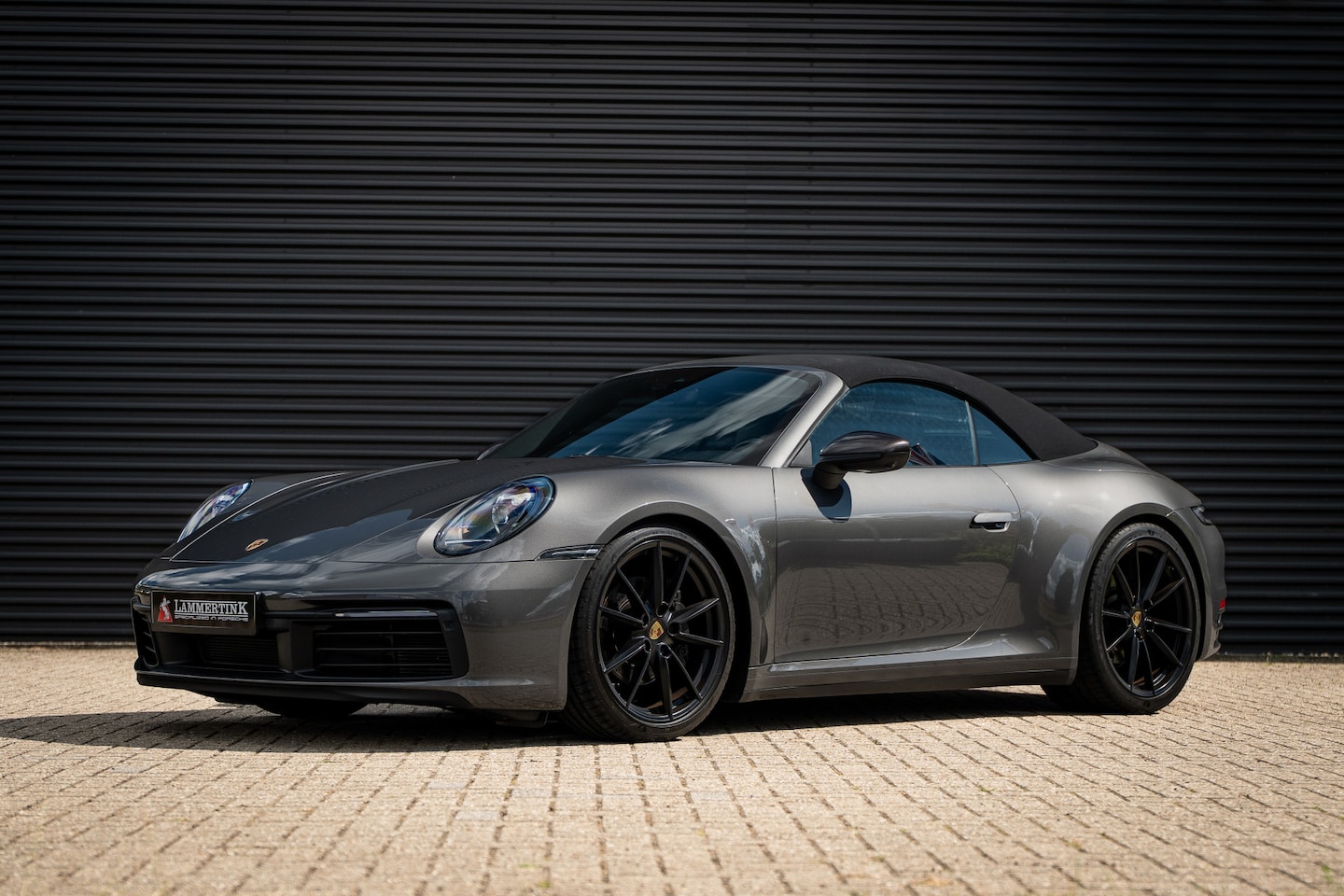 Porsche 911 Cabrio - 3.0 Carrera NIEUW BINNEN! Agaat grijs - AutoWereld.nl