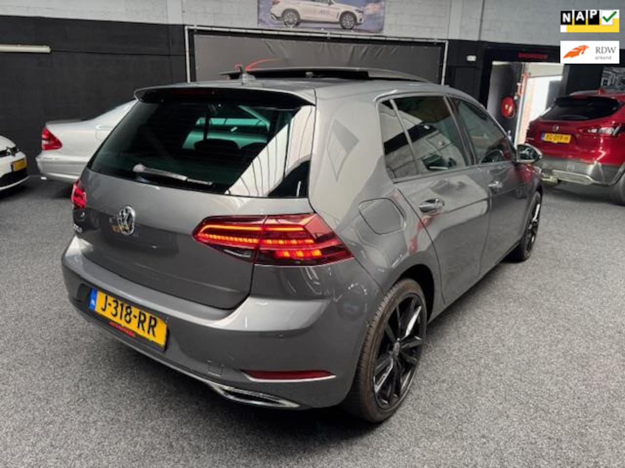 Volkswagen Golf - 1.5 TSI Highline/Pano/Navi - AutoWereld.nl