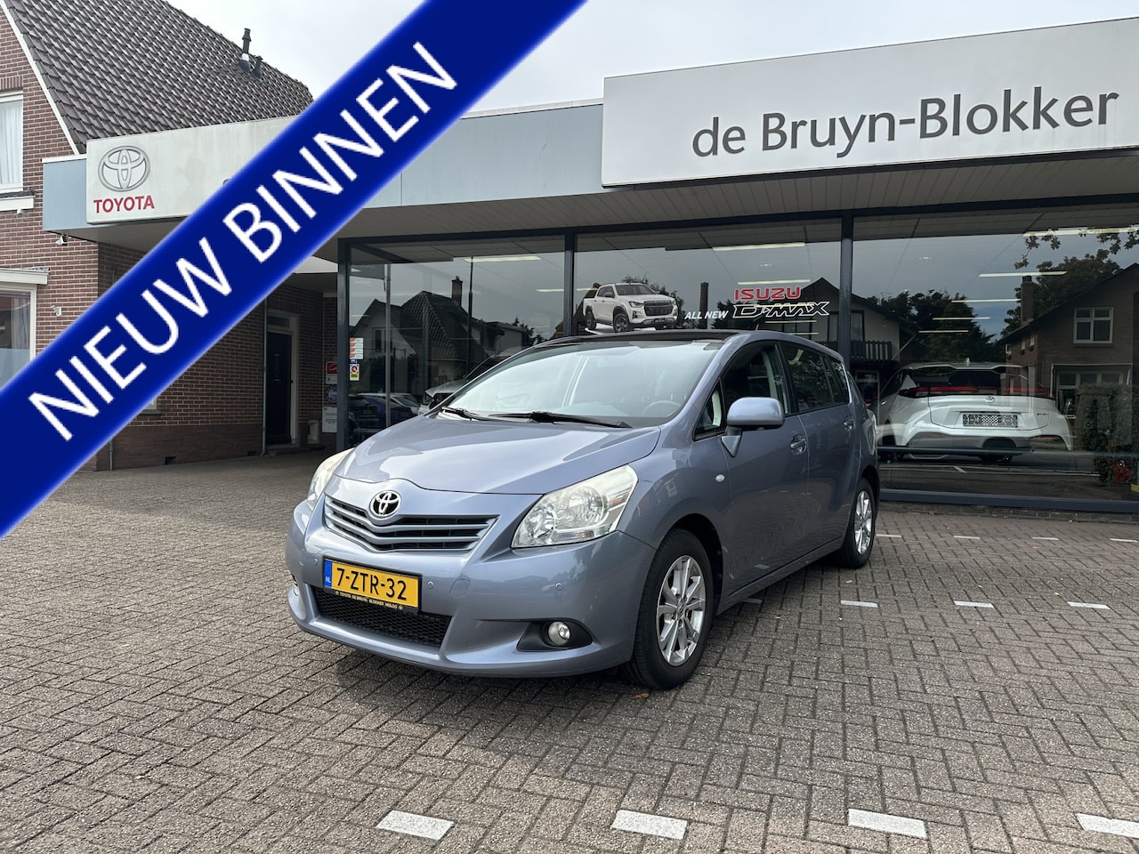 Toyota Verso - 1.8 VVT-i Business parkeersensoren voor en achter / panoramadak / afneembare trekhaak / cl - AutoWereld.nl