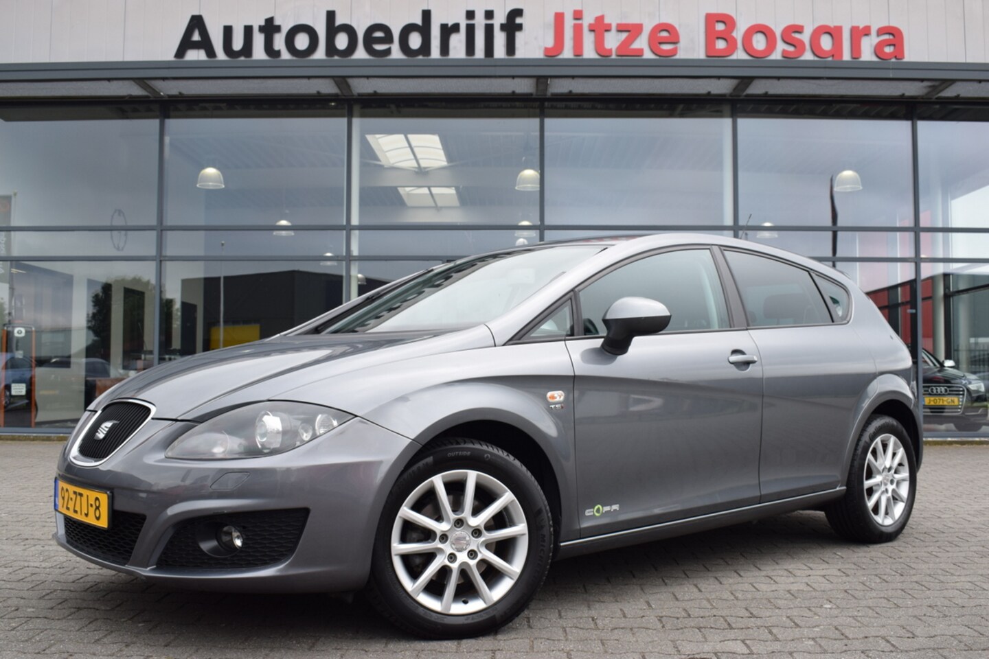SEAT Leon - 1.2 TSI Ecomotive Businessline COPA ECC | Bi-Xenon | Full Map Navi | Telefonie | Sportstoe - AutoWereld.nl