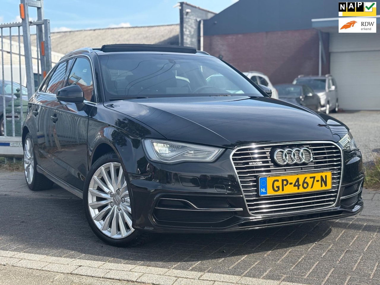 Audi A3 Sportback - 1.4 e-tron PHEV S-Line | Panoramadak | Half leder | LED | 18” LMV | - AutoWereld.nl