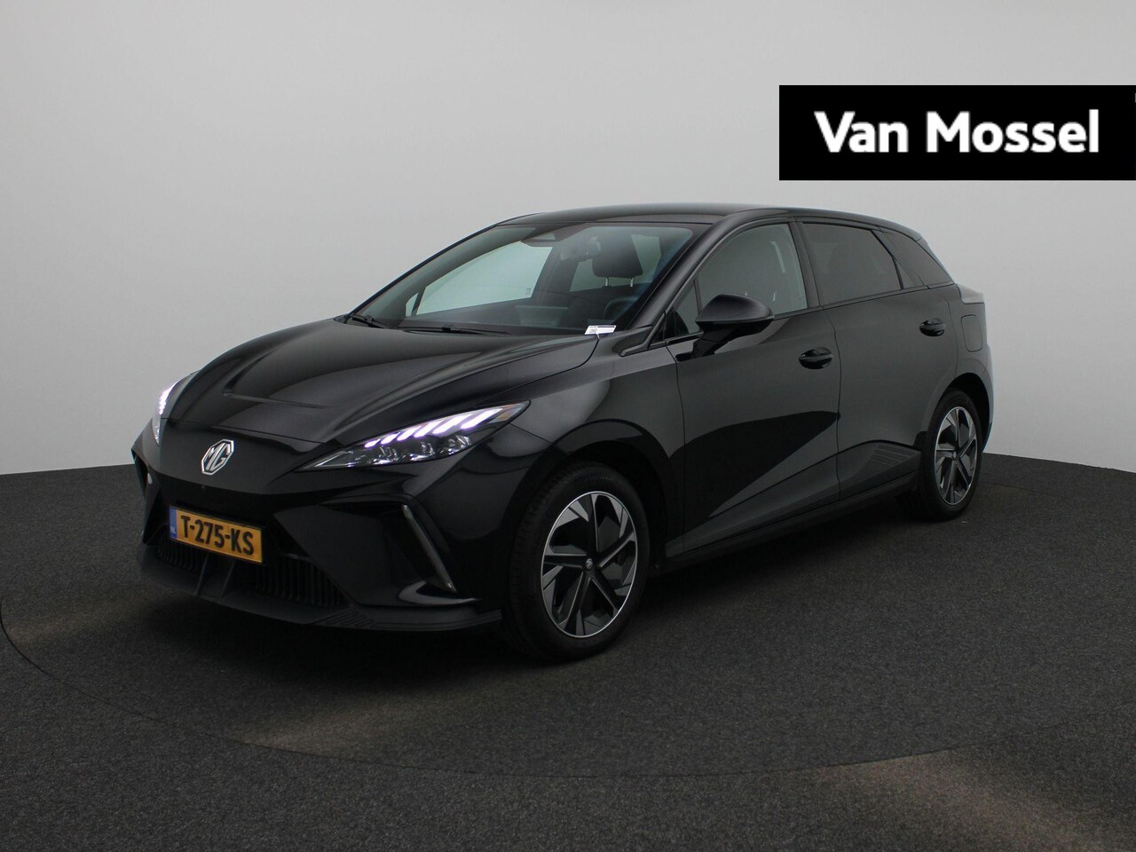 MG MG4 Electric - Luxury 64 kWh | Navi | 360 Camera | Led Koplampen | Warmtepomp | Stoel + Stuurverwarming | - AutoWereld.nl