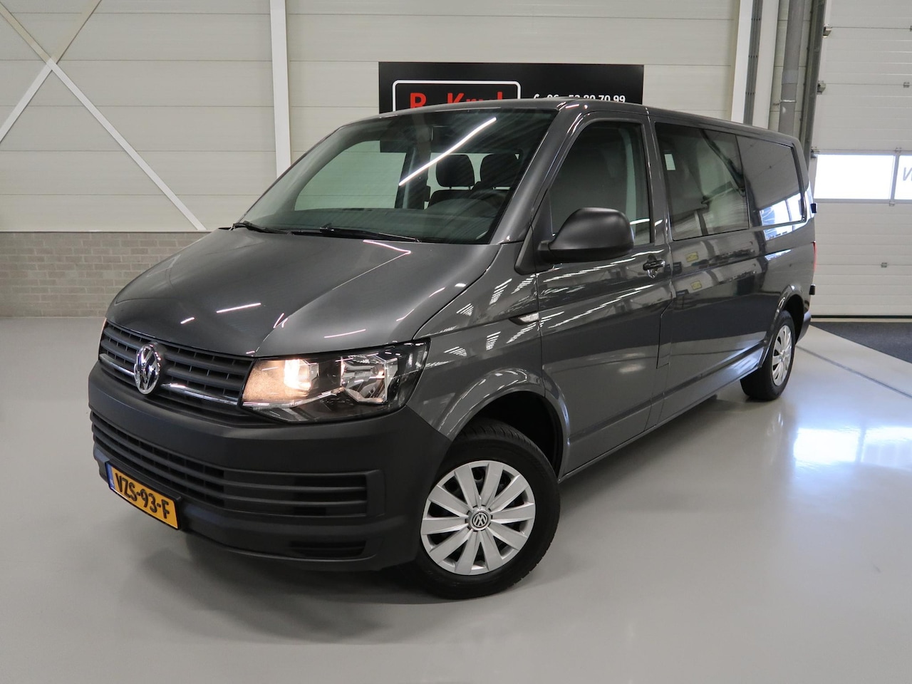 Volkswagen Transporter - 2.0 TSI L2H1 DC Dubbele Cabine 6 Zitplaatsen Lange wielbasis Standkachel Trekhaak Metallic - AutoWereld.nl
